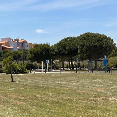 Appartement Familial Avec Grande Terrasse Piscine Parking Et Wifi Fibre Le Barcarès