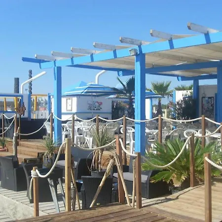 Familial Avec Grande Terrasse Piscine Parking Et Wifi Fibre Appartement Le Barcarès